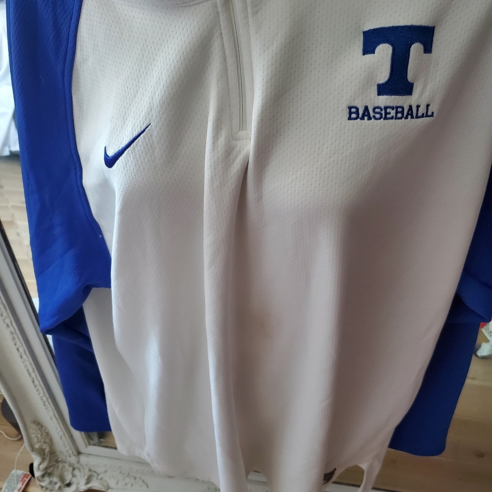 Nike pullover